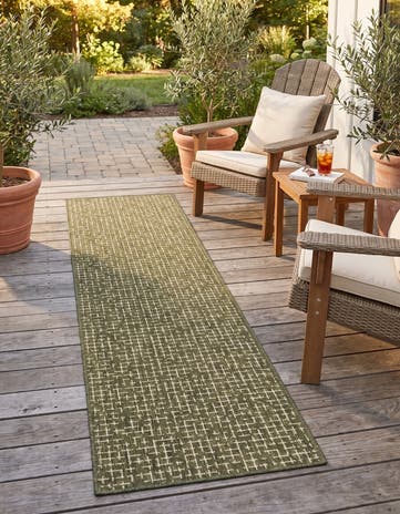 2' x 8' Easy-Clean Checkered Indoor / Outdoor Runner Rug
