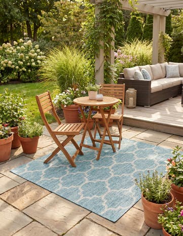 5' 3 x 5' 3 Easy-Clean Lattice Indoor / Outdoor Square Rug