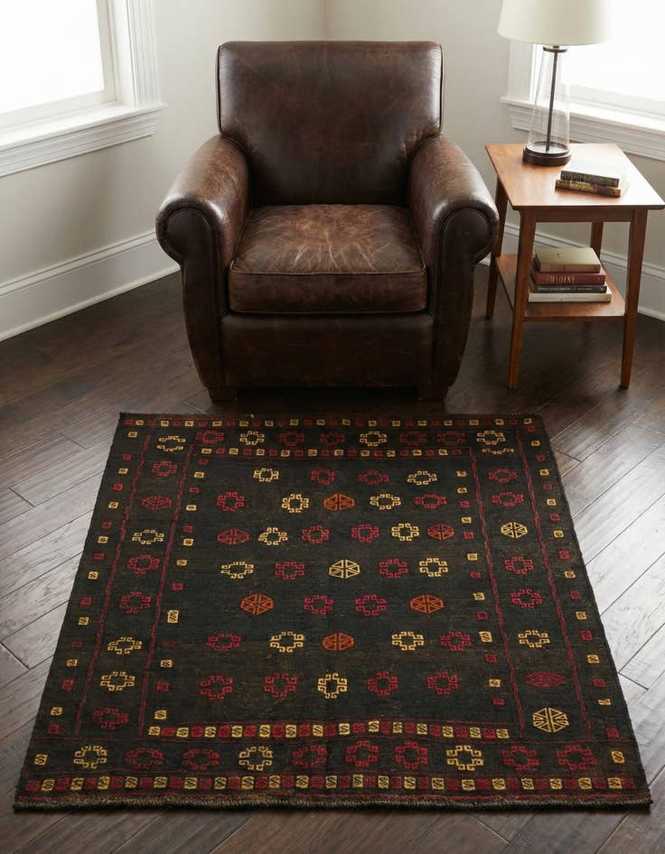 Detail image of 4' x 4' 4 Hand Knotted Sumak Wool Square Rug