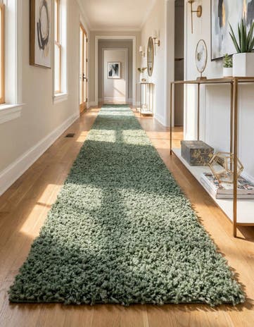 2' 7 x 13' Zermatt Shag Runner Rug