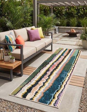 2' x 8' Easy-Clean Modern Indoor / Outdoor Runner Rug