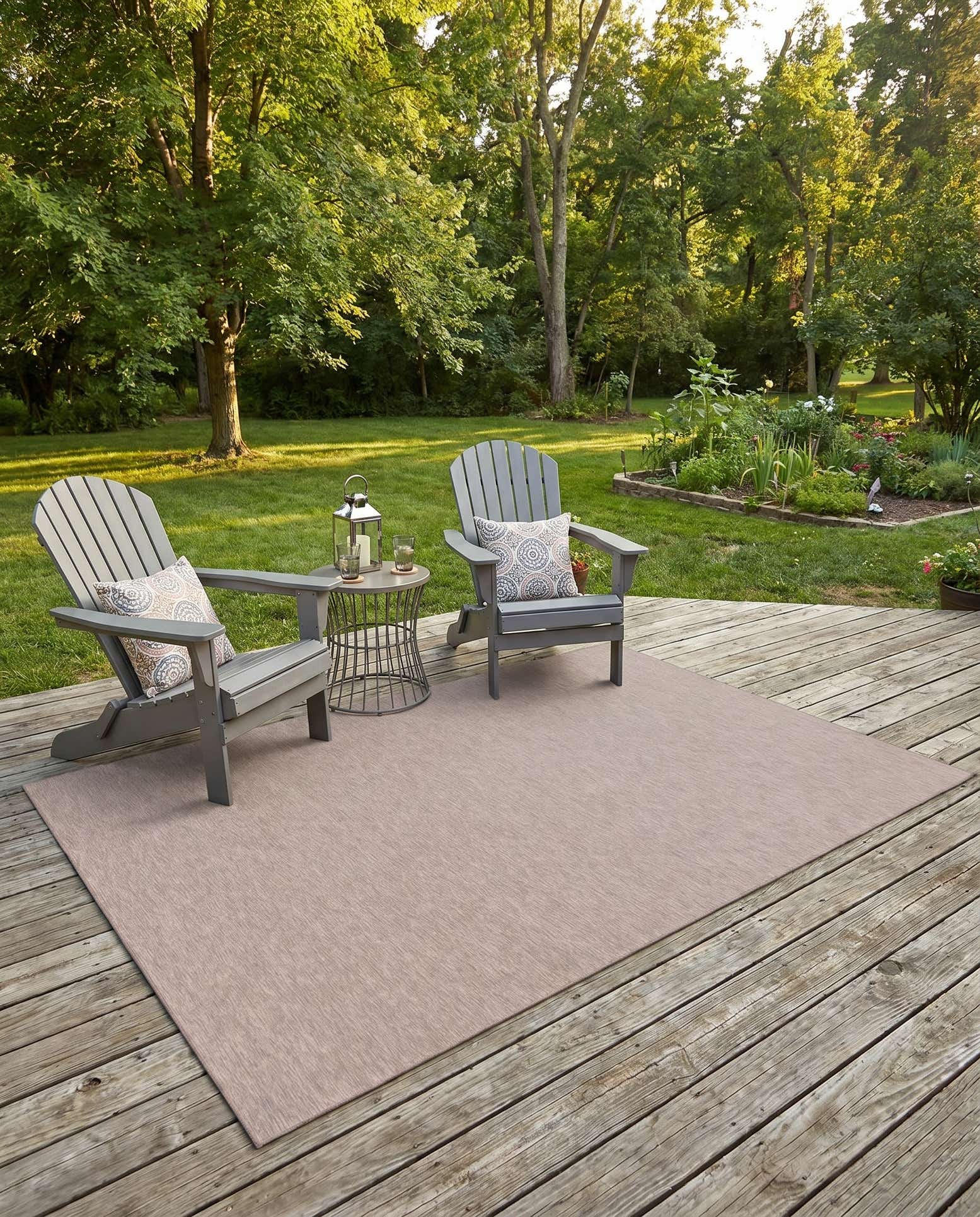 7' 5 x 10' Easy-Clean Solid Indoor / Outdoor Rug