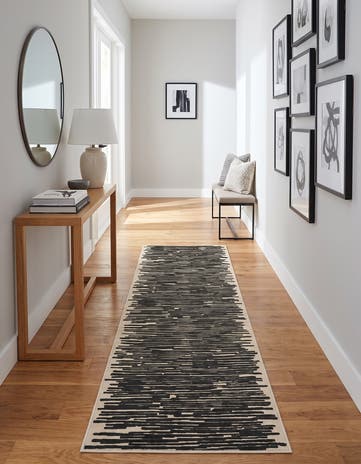 Jill Zarin Black and Ivory Uptown Beekman Place Runner Rug