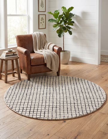 5' 1 x 5' 1 Heritage Line Wool Round Rug