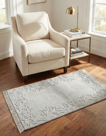 2' 7 x 4' 11 Hand Knotted Darya Wool Rug