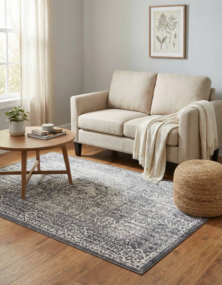 Detail image of 3' 3 x 5' 3 Williamsburg Rug