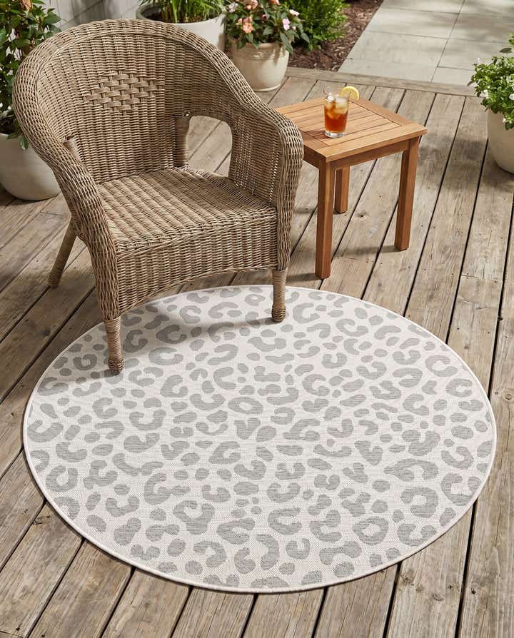 4' x 4' Easy-Clean Safari Indoor / Outdoor Round Rug