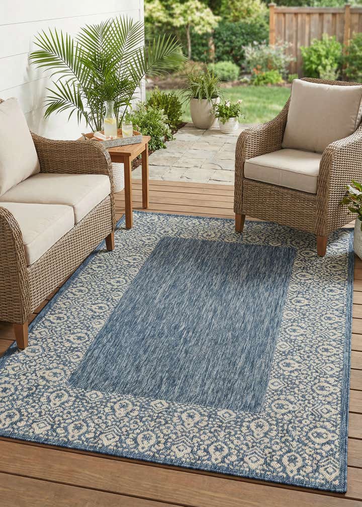 5' 3 x 8' Easy-Clean Border Indoor / Outdoor Rug