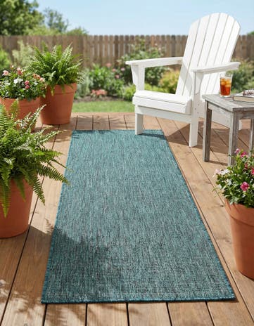 2' x 6' Easy-Clean Solid Indoor / Outdoor Runner Rug
