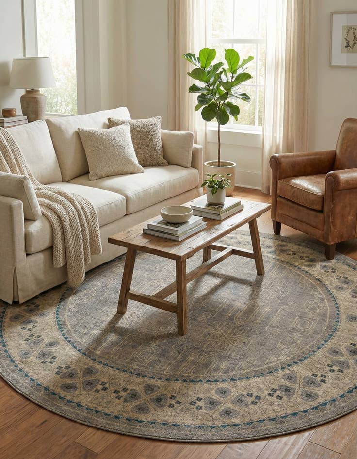 Detail image of 7' 3 x 7' 3 Viola Round Rug