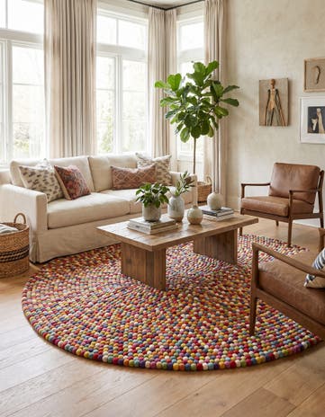 7' 10 x 7' 10 Felt Ball Wool Round Rug