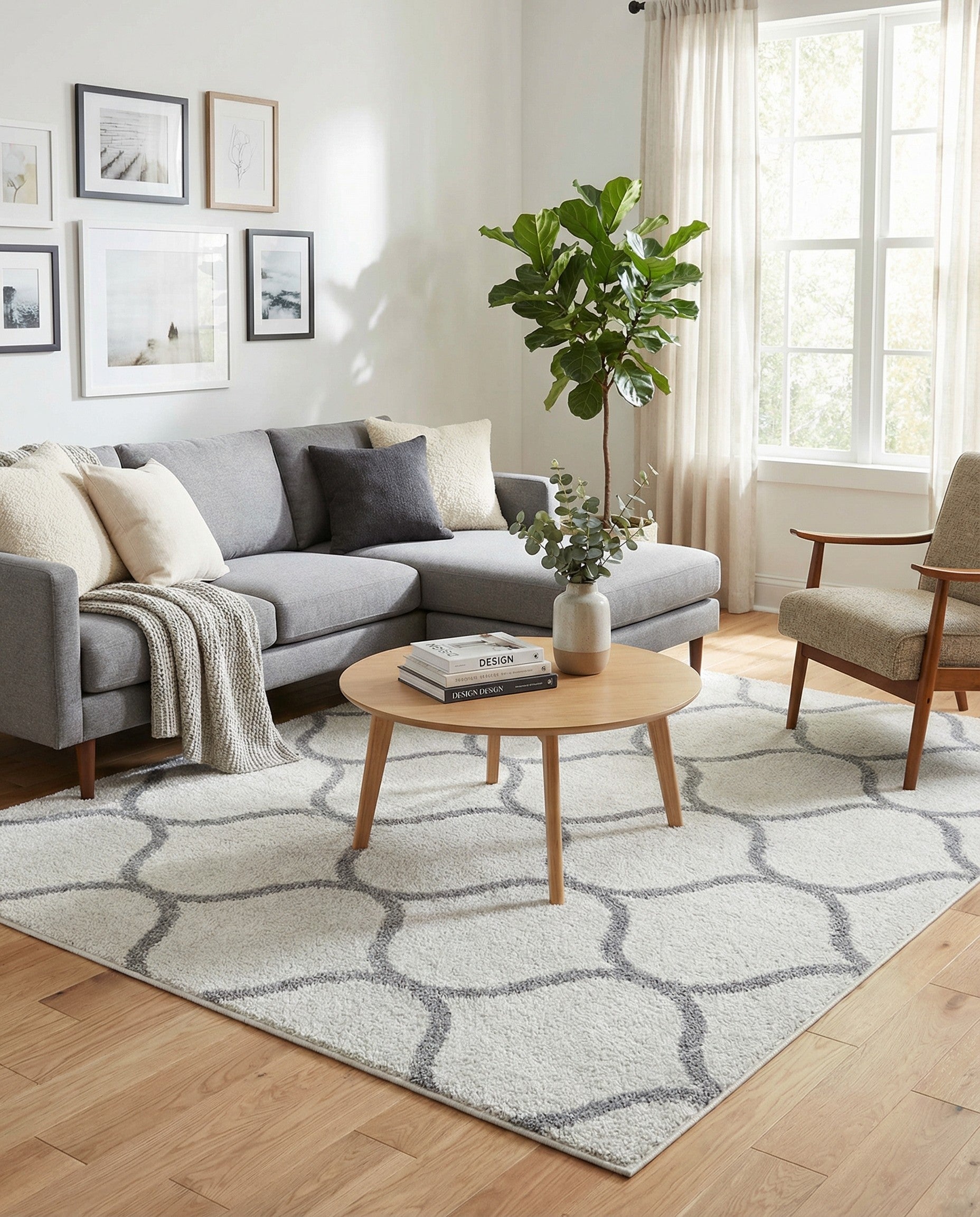 7' 10 x 7' 10 Trellis Frieze Square Rug