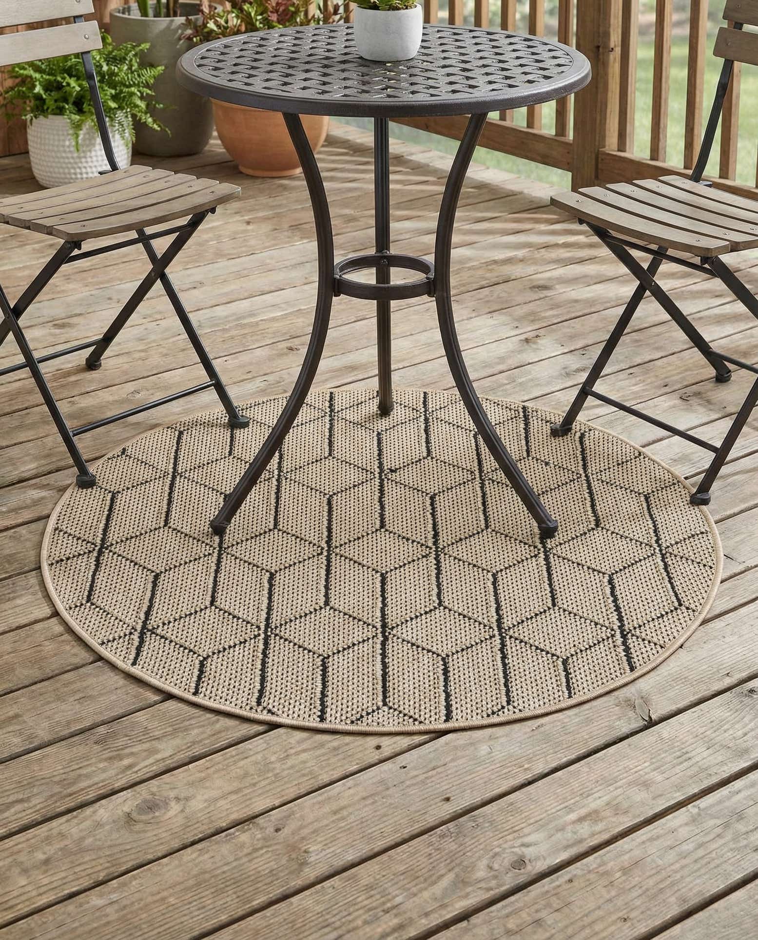 3' 1 x 3' 1 Easy-Clean Trellis Indoor / Outdoor Round Rug