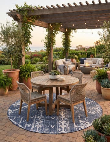 10' x 10' Easy-Clean Bohemian Indoor / Outdoor Round Rug