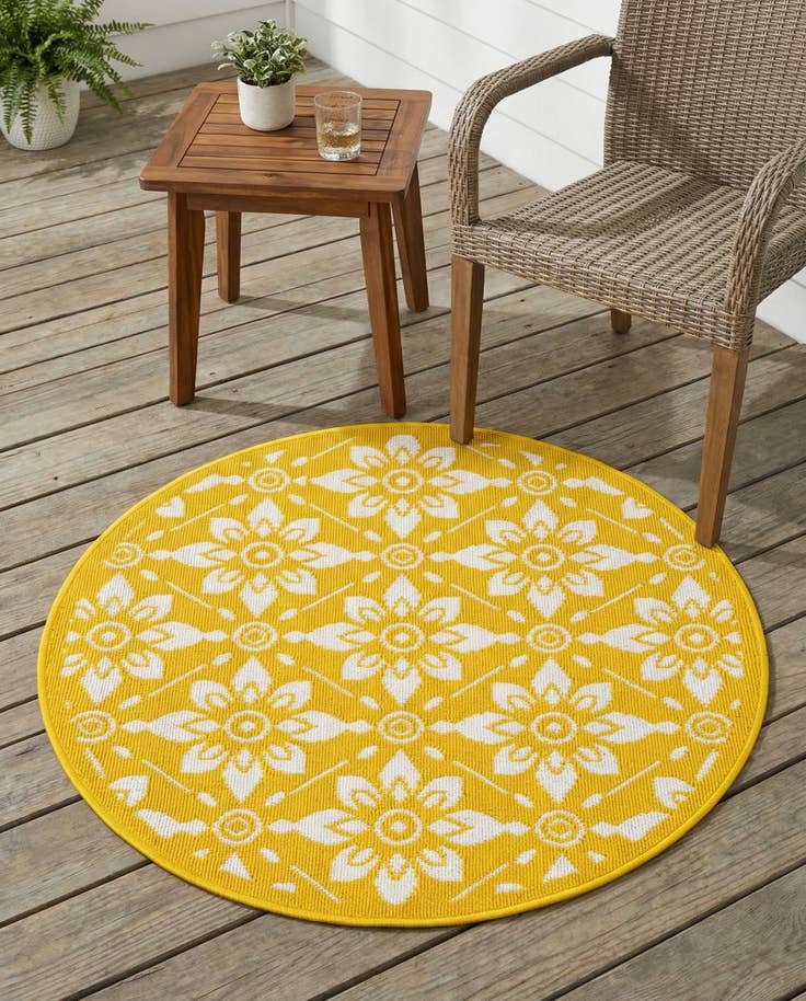 Detail image of 3' x 3' Easy-Clean Lattice Indoor / Outdoor Round Rug
