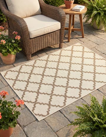 3' 3 x 5' Easy-Clean Lattice Indoor / Outdoor Rug