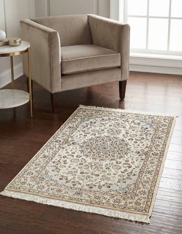 3' 3 x 5' 3 Hand Knotted Nain Rug