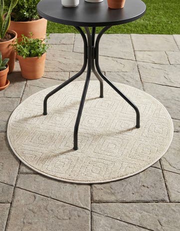 3' x 3' Easy-Clean Sabrina Soto Indoor / Outdoor Round Rug