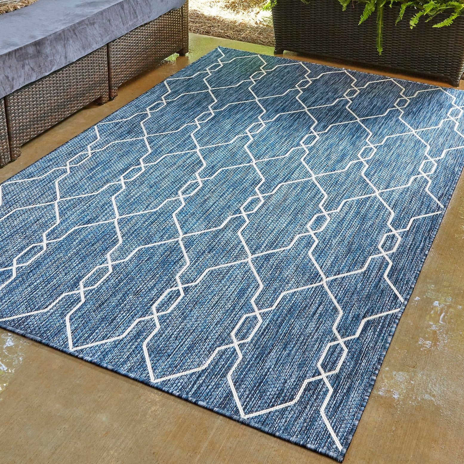 Outdoor Lattice Collection
